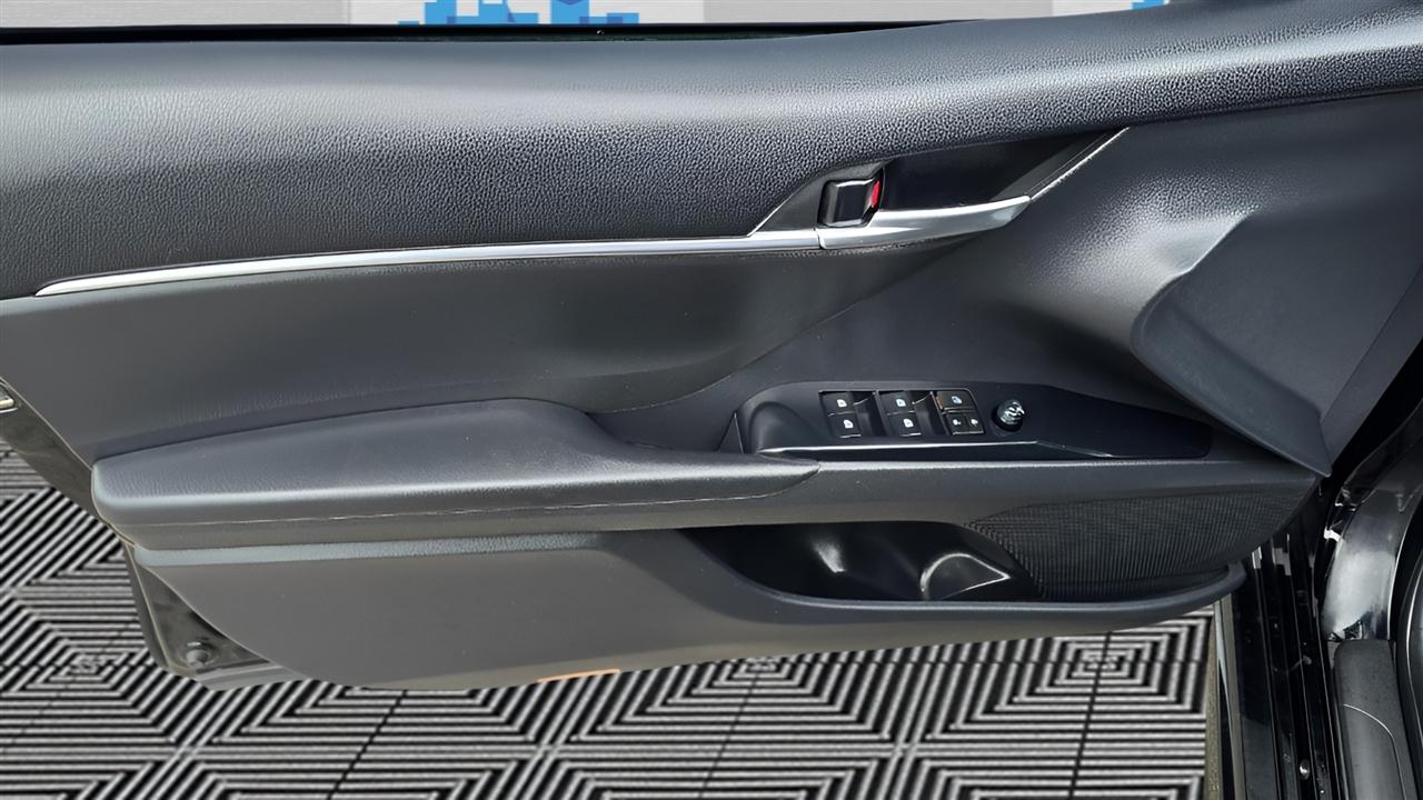 Toyota Camry SE 2018