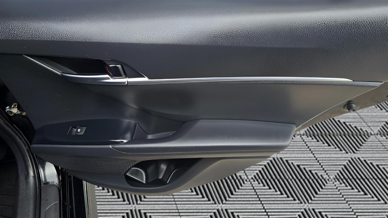 Toyota Camry SE 2018