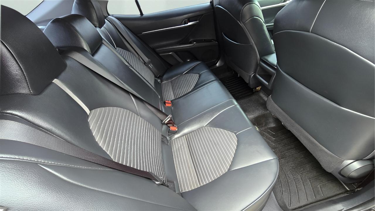 Toyota Camry SE 2018