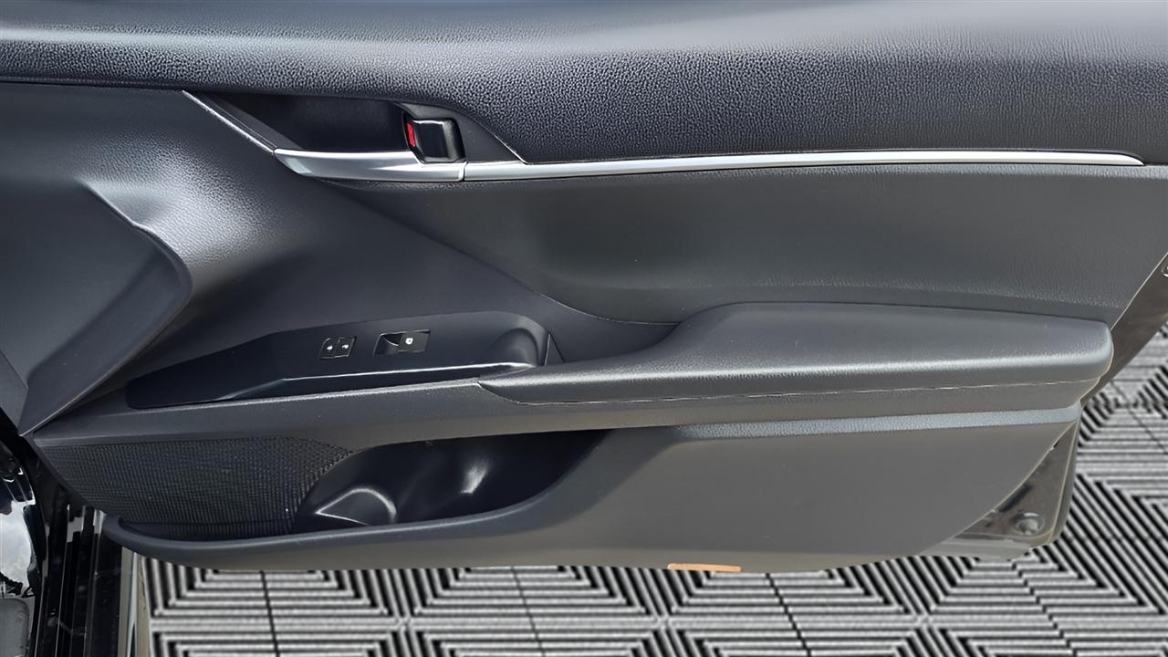 Toyota Camry SE 2018