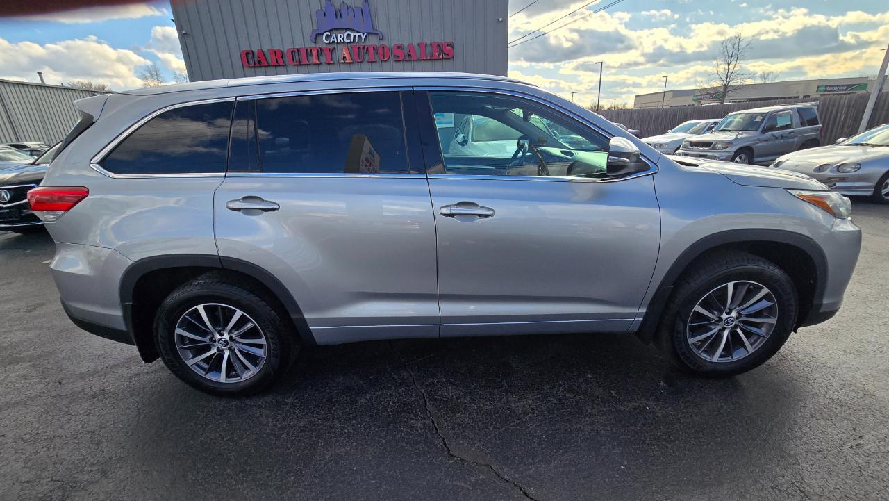 Toyota Highlander SE AWD V6 2018