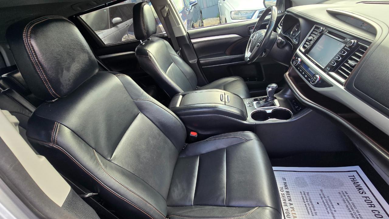 Toyota Highlander SE AWD V6 2018