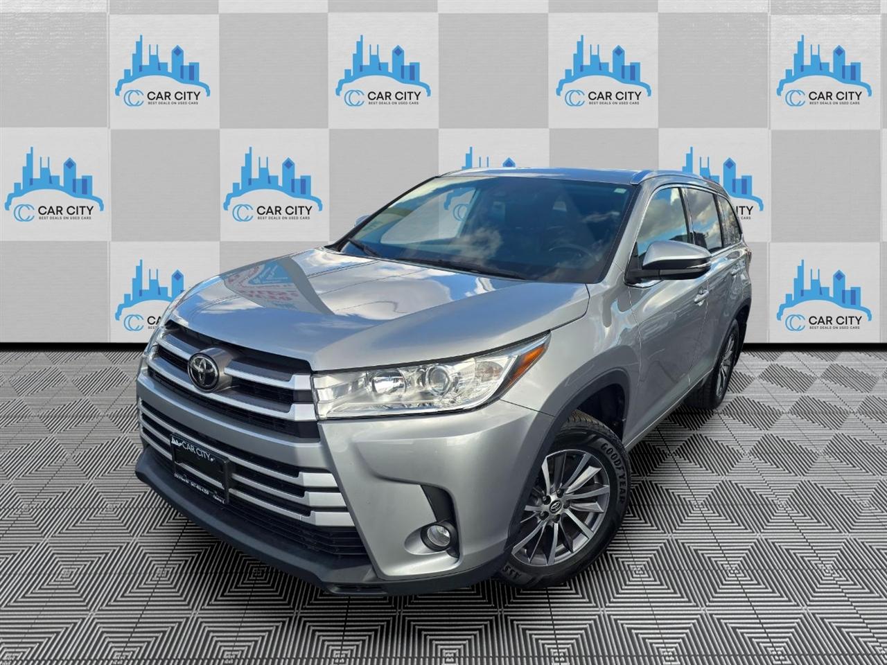 Toyota Highlander XLE 4D SUV AWD 2018