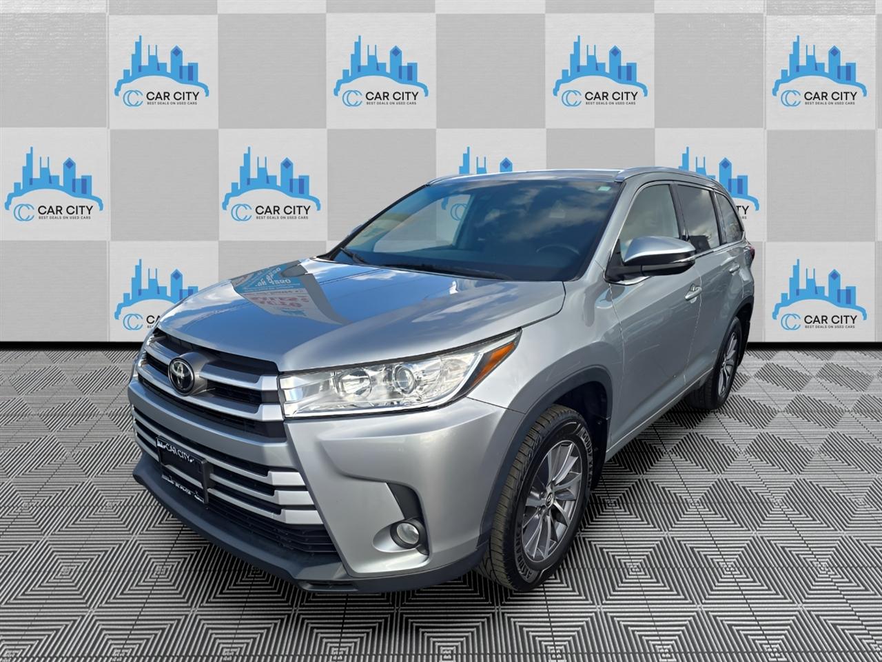 Toyota Highlander XLE 4D SUV AWD 2018