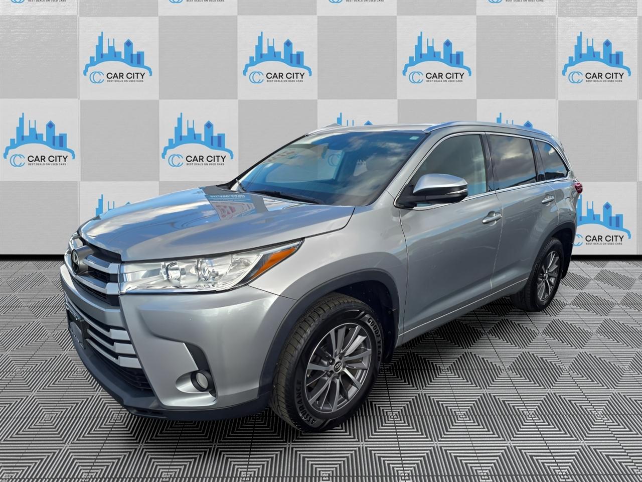 Toyota Highlander XLE 4D SUV AWD 2018