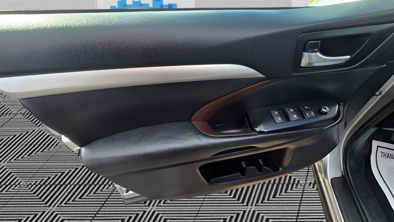 Toyota Highlander XLE 4D SUV AWD 2018