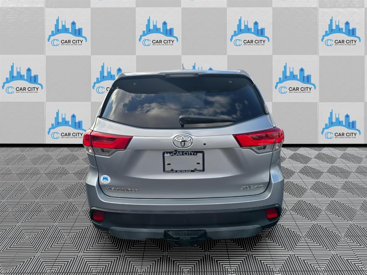 Toyota Highlander XLE 4D SUV AWD 2018