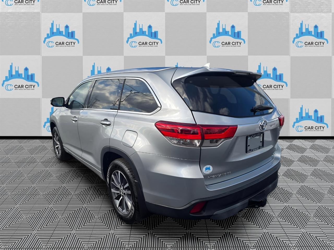 Toyota Highlander XLE 4D SUV AWD 2018