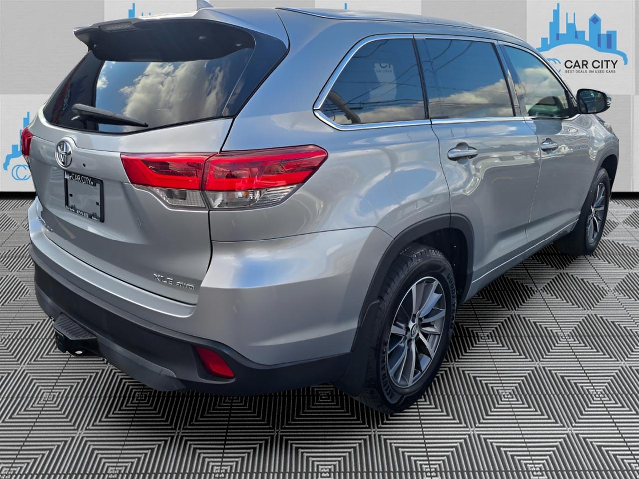 Toyota Highlander XLE 4D SUV AWD 2018