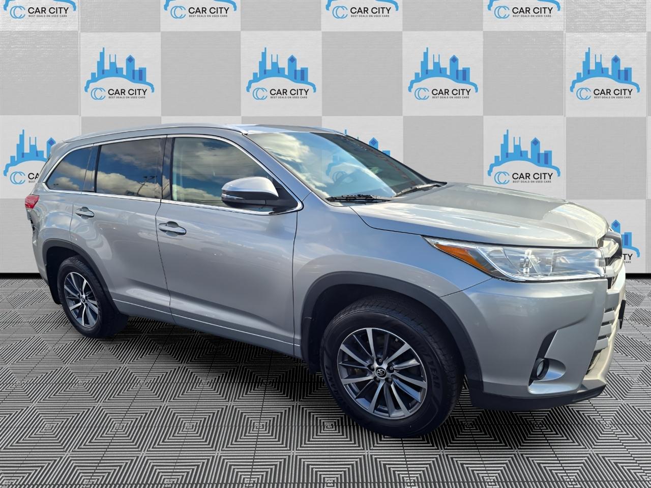 Toyota Highlander XLE 4D SUV AWD 2018