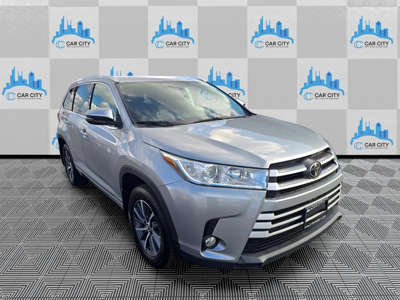 Toyota Highlander XLE 4D SUV AWD 2018
