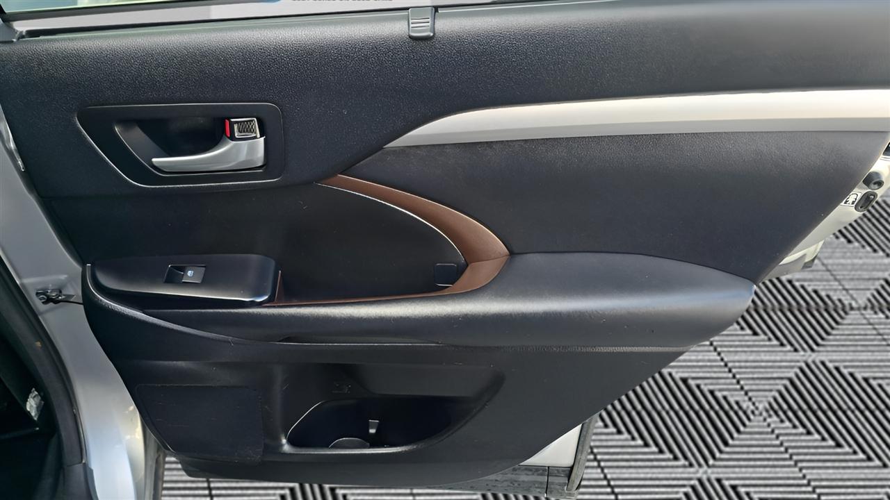 Toyota Highlander XLE 4D SUV AWD 2018