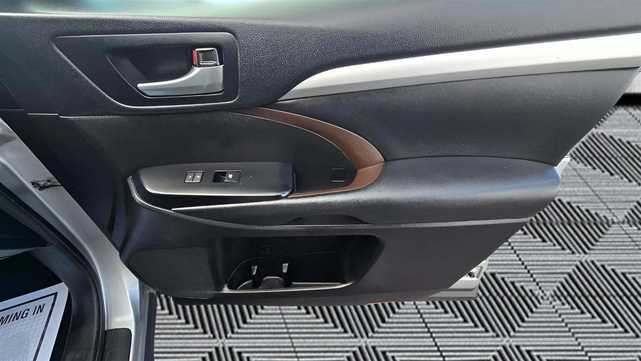 Toyota Highlander XLE 4D SUV AWD 2018