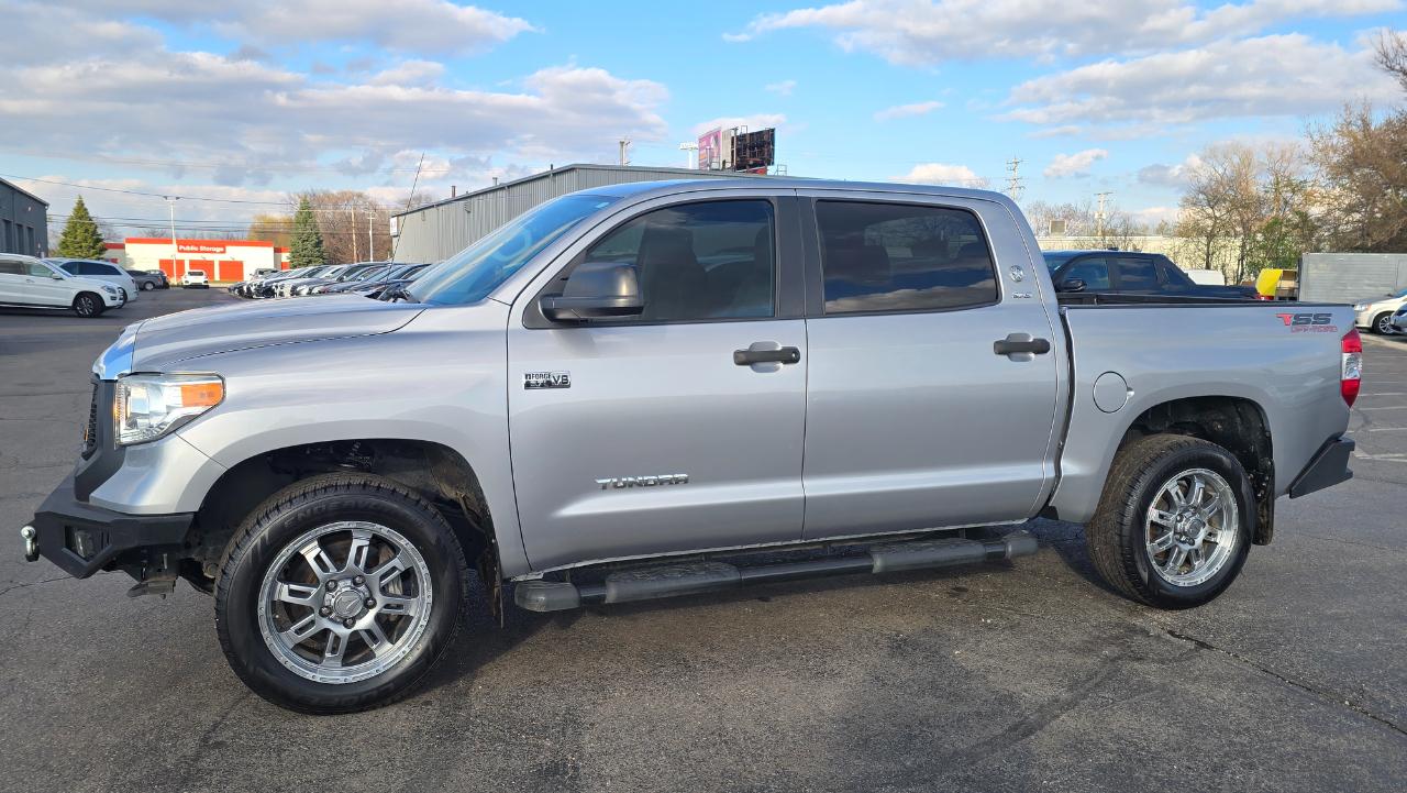 Toyota Tundra SR5 5.7L V8 FFV CrewMax 4WD 2017