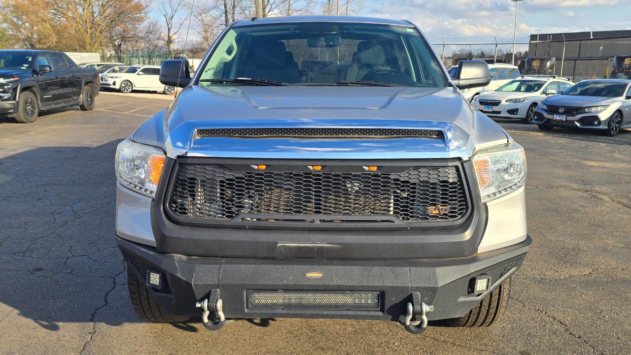 Toyota Tundra SR5 5.7L V8 FFV CrewMax 4WD 2017