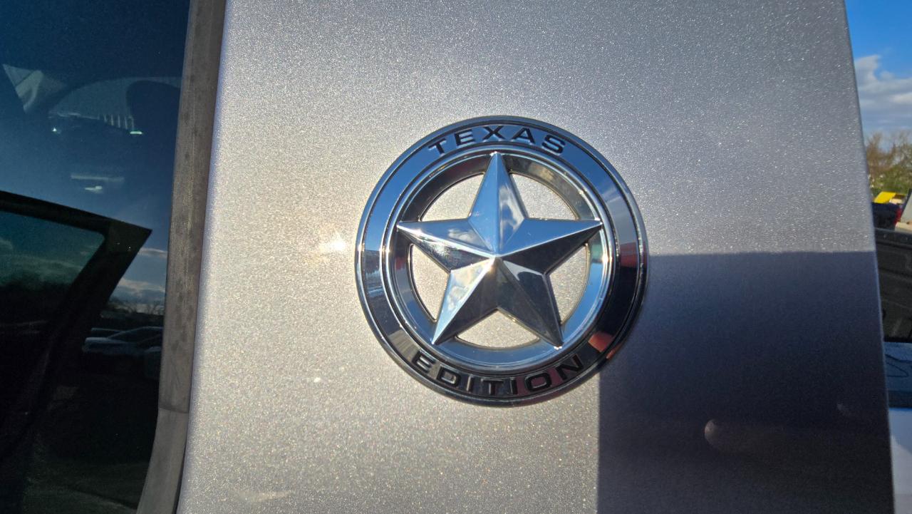 Toyota Tundra SR5 5.7L V8 FFV CrewMax 4WD 2017