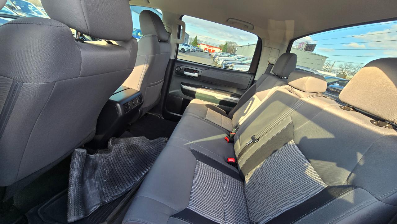 Toyota Tundra SR5 5.7L V8 FFV CrewMax 4WD 2017