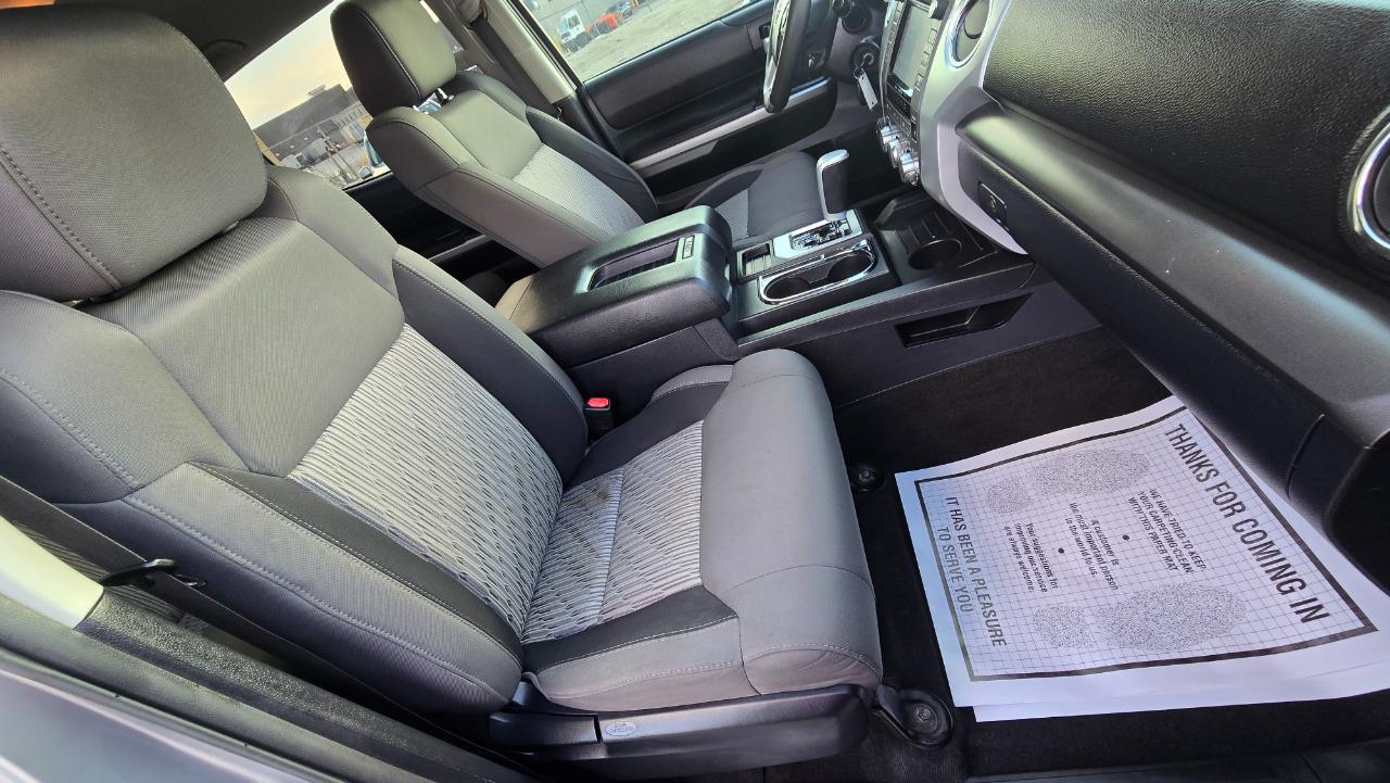 Toyota Tundra SR5 5.7L V8 FFV CrewMax 4WD 2017