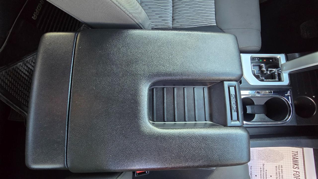 Toyota Tundra SR5 5.7L V8 FFV CrewMax 4WD 2017