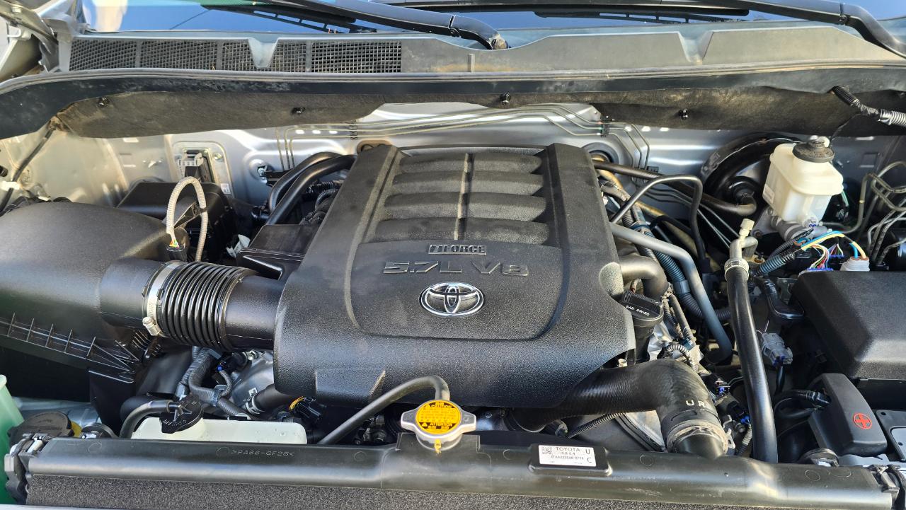 Toyota Tundra SR5 5.7L V8 FFV CrewMax 4WD 2017