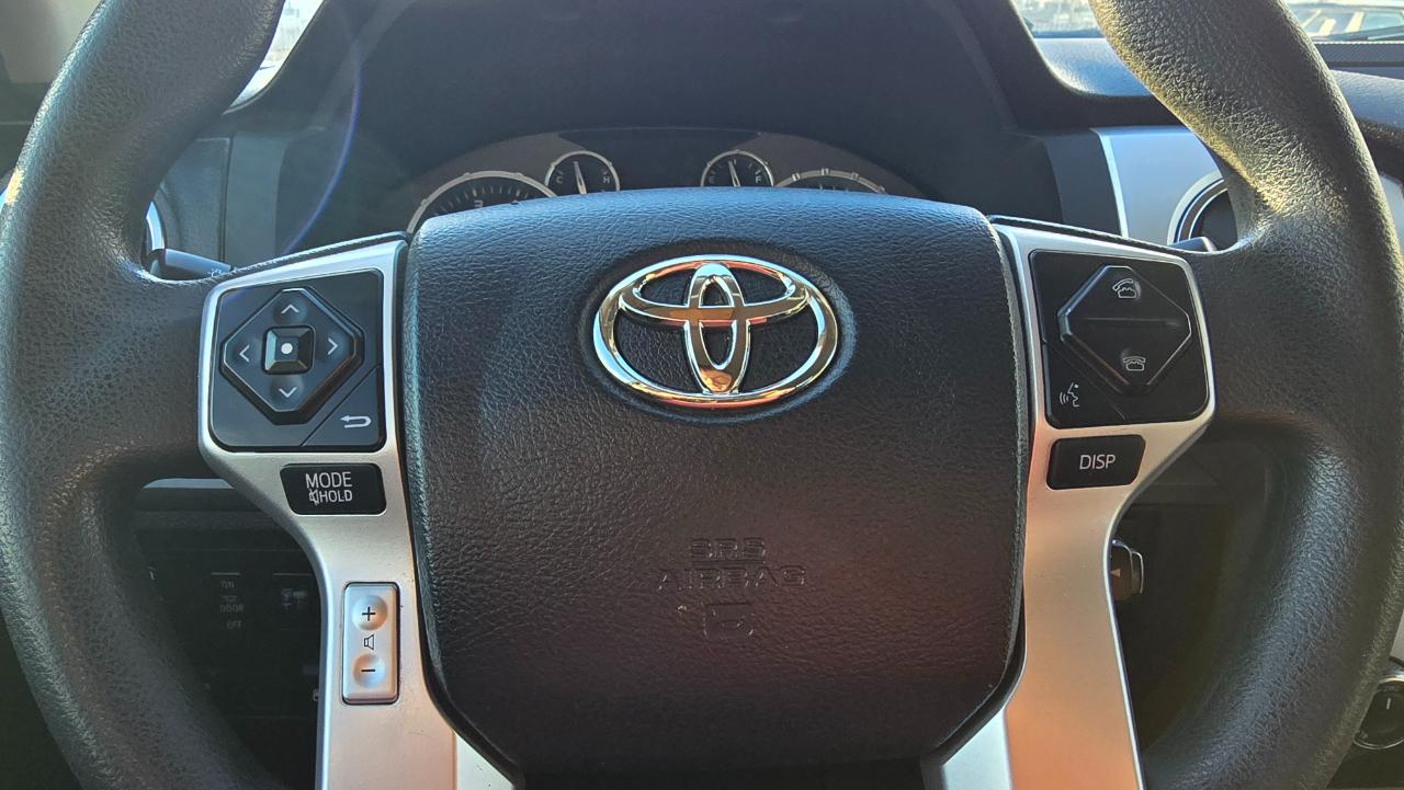 Toyota Tundra SR5 5.7L V8 FFV CrewMax 4WD 2017