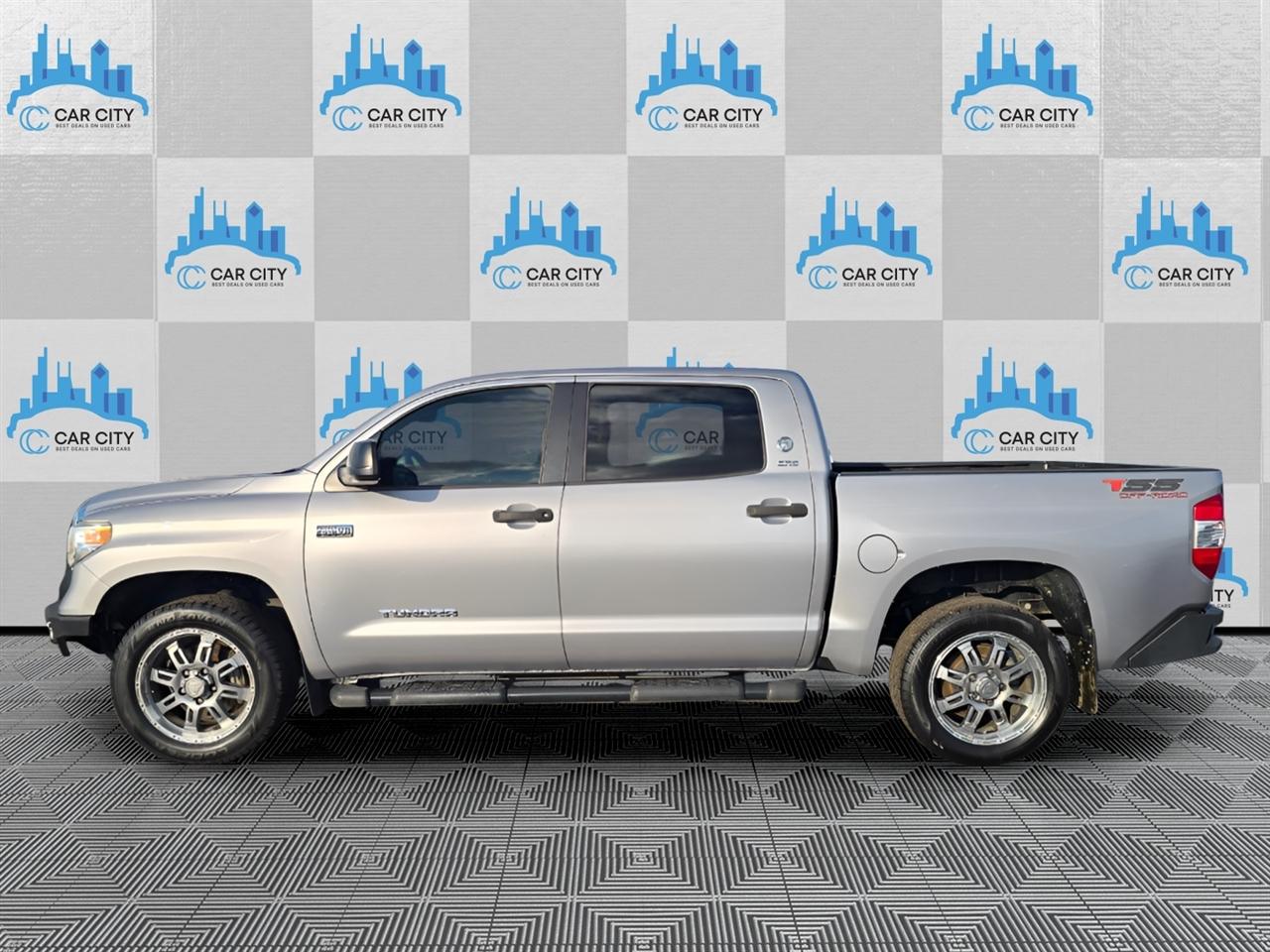 Toyota Tundra SR5 5.7L V8 FFV CrewMax 4WD 2017