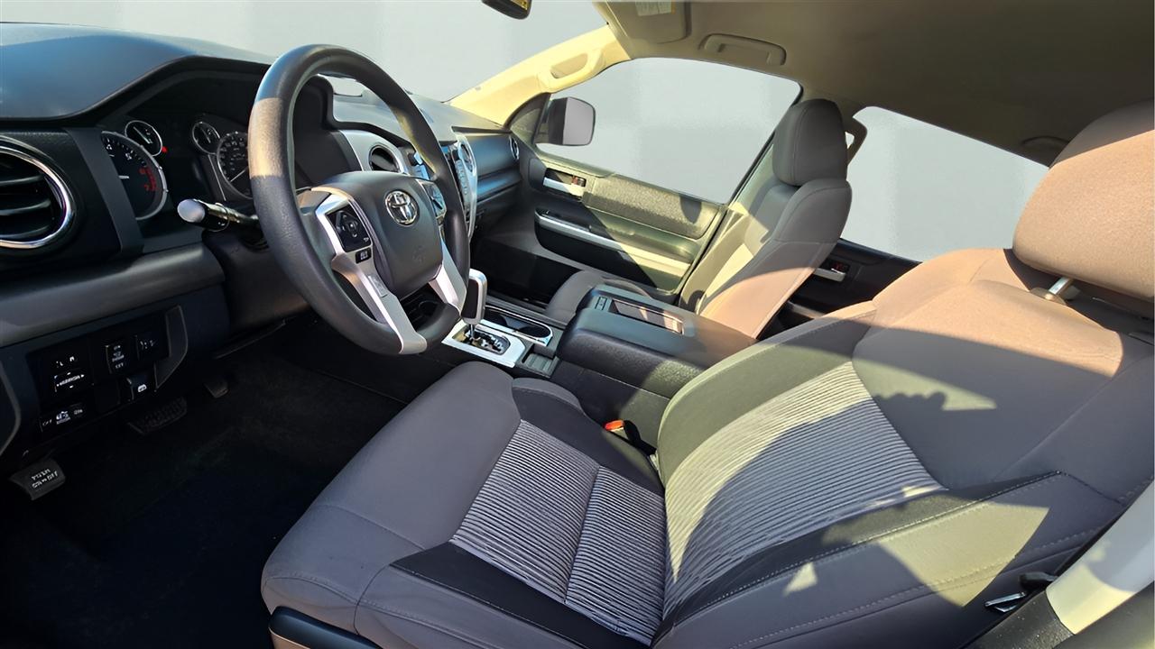 Toyota Tundra SR5 5.7L V8 FFV CrewMax 4WD 2017