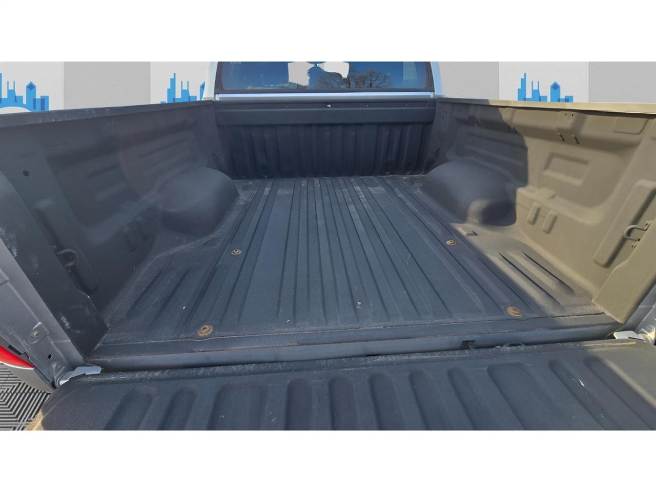 Toyota Tundra SR5 5.7L V8 FFV CrewMax 4WD 2017