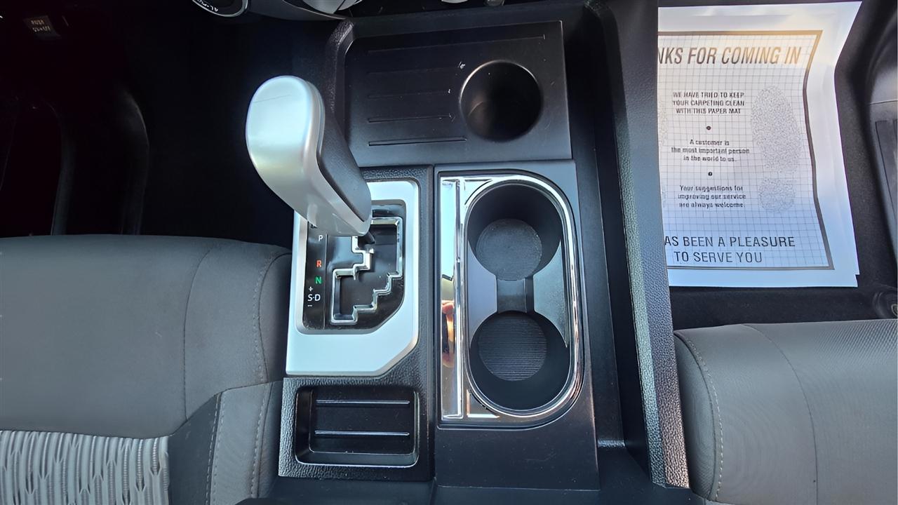 Toyota Tundra SR5 5.7L V8 FFV CrewMax 4WD 2017