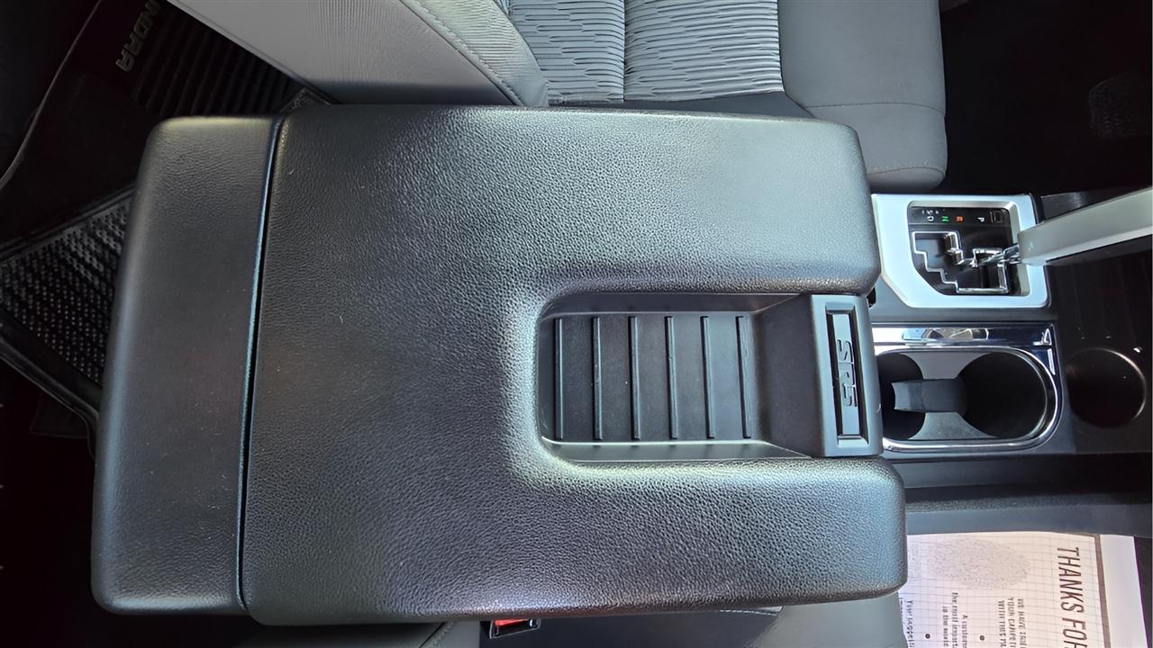 Toyota Tundra SR5 5.7L V8 FFV CrewMax 4WD 2017