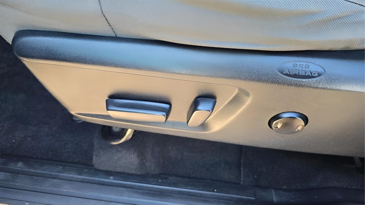 Toyota Tundra SR5 5.7L V8 FFV CrewMax 4WD 2017