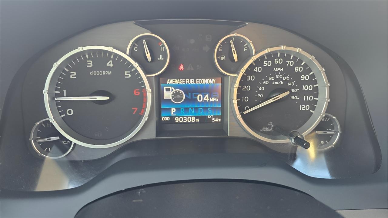 Toyota Tundra SR5 5.7L V8 FFV CrewMax 4WD 2017