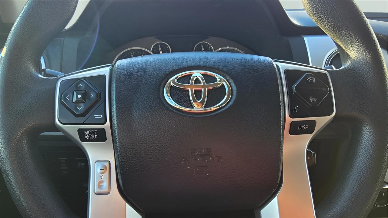 Toyota Tundra SR5 5.7L V8 FFV CrewMax 4WD 2017