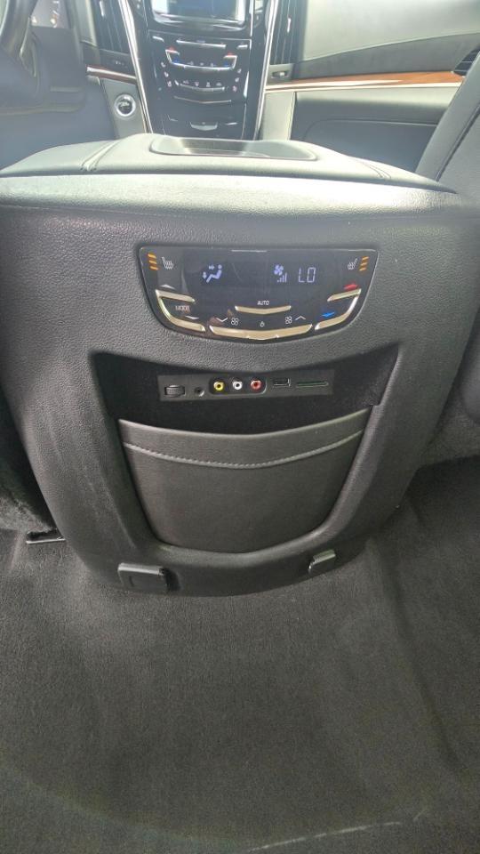 Cadillac Escalade Premium 4WD 2015