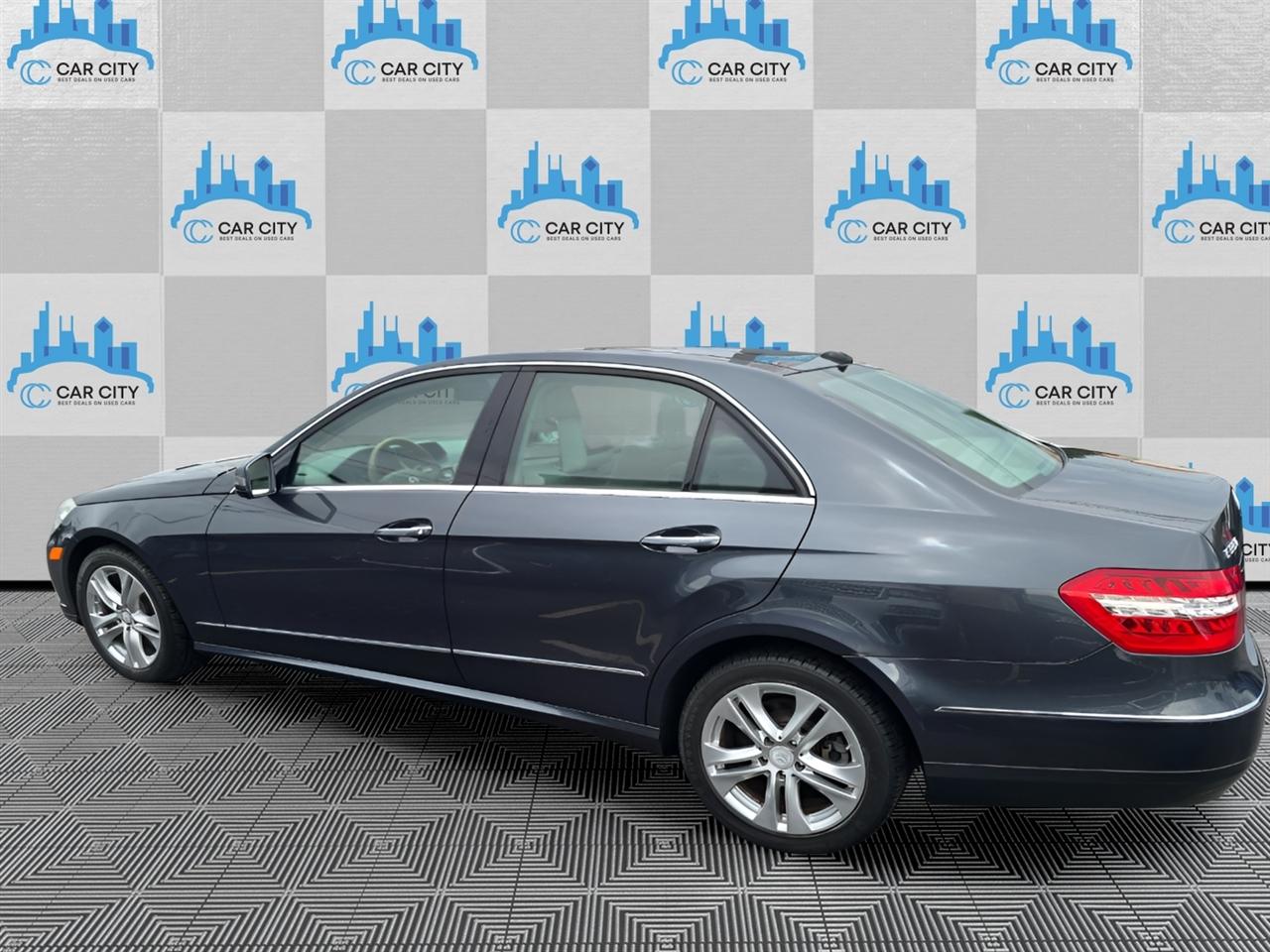 Mercedes-Benz E-Class E350 Sedan 4MATIC 2010
