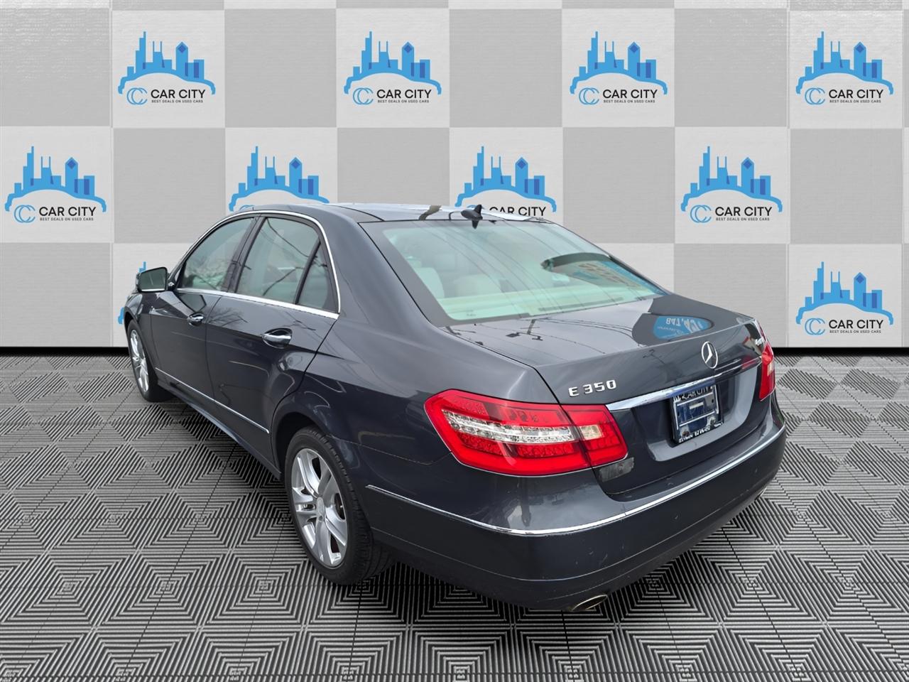 Mercedes-Benz E-Class E350 Sedan 4MATIC 2010
