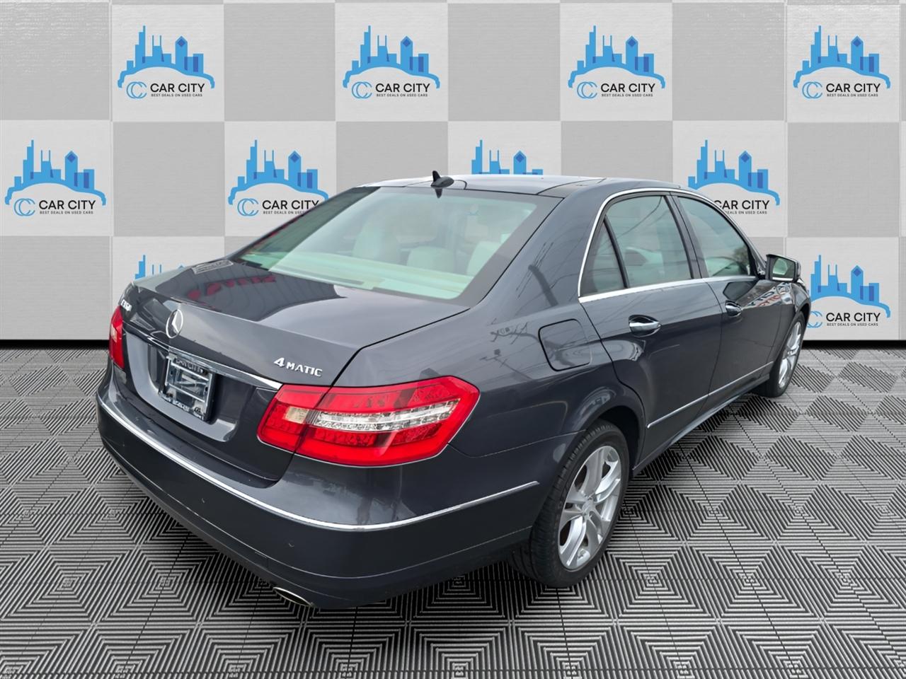 Mercedes-Benz E-Class E350 Sedan 4MATIC 2010
