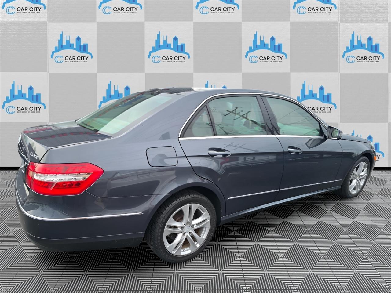 Mercedes-Benz E-Class E350 Sedan 4MATIC 2010