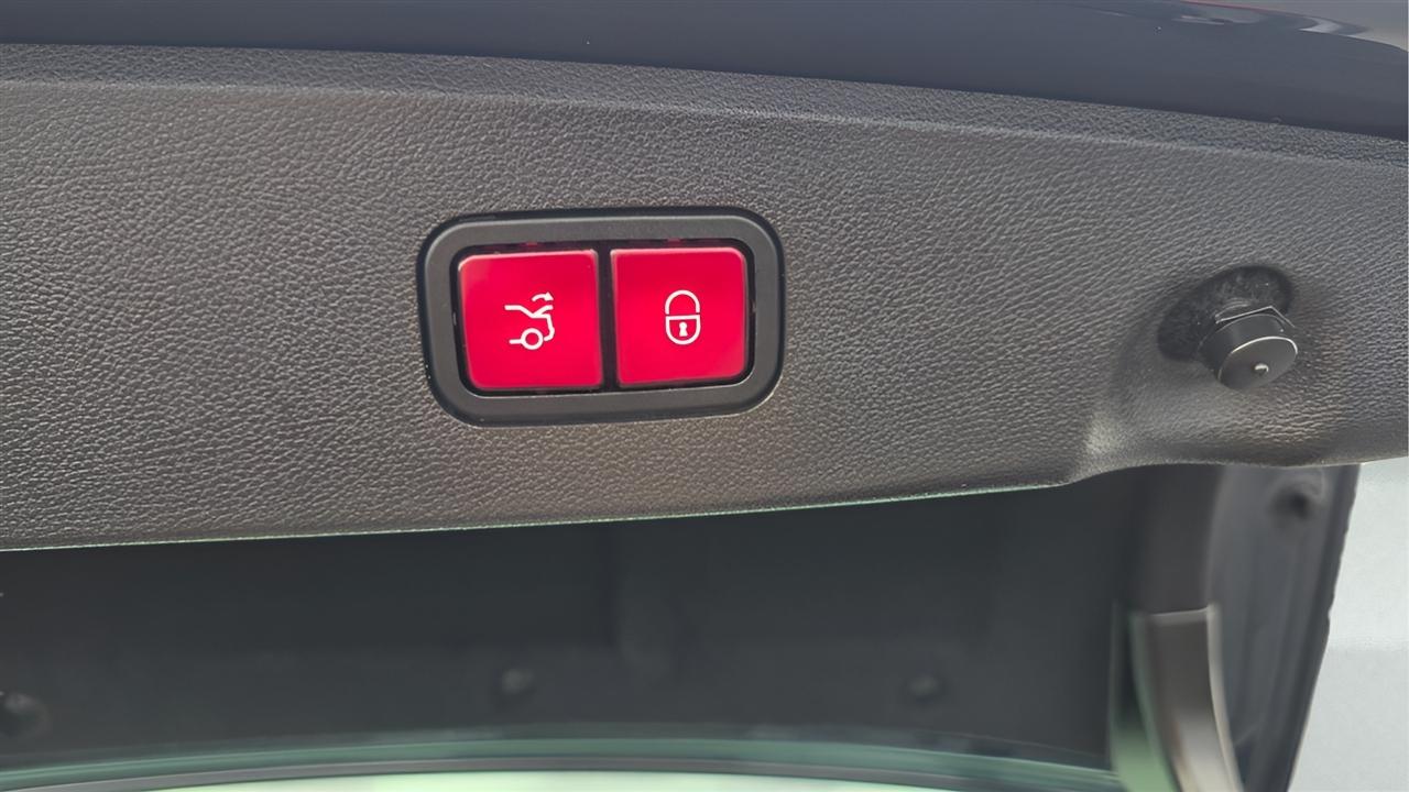 Mercedes-Benz E-Class E350 Sedan 4MATIC 2010