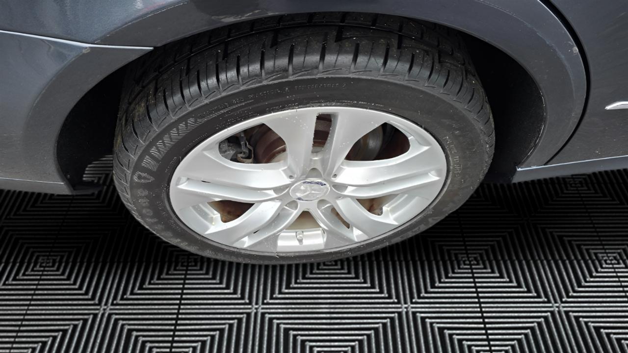 Mercedes-Benz E-Class E350 Sedan 4MATIC 2010