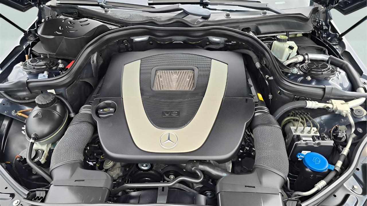 Mercedes-Benz E-Class E350 Sedan 4MATIC 2010