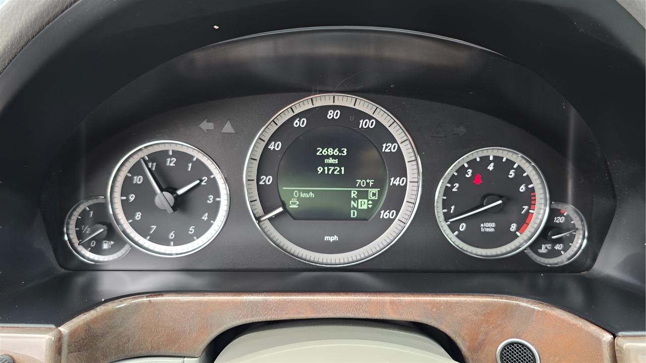 Mercedes-Benz E-Class E350 Sedan 4MATIC 2010