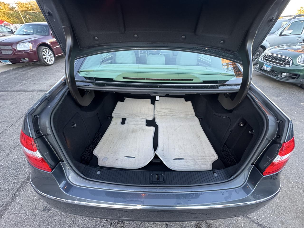 Mercedes-Benz E-Class E350 Sedan 4MATIC 2010