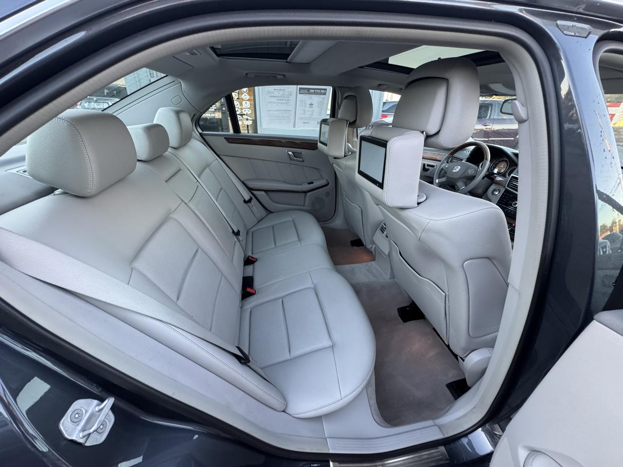 Mercedes-Benz E-Class E350 Sedan 4MATIC 2010