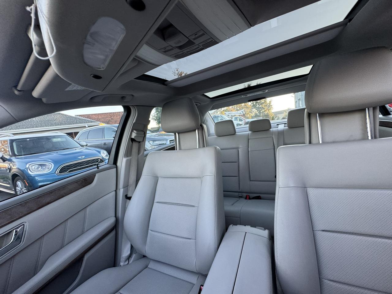 Mercedes-Benz E-Class E350 Sedan 4MATIC 2010