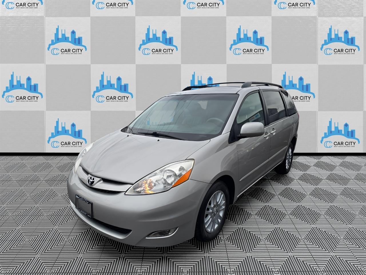 Toyota Sienna XLE FWD 2009