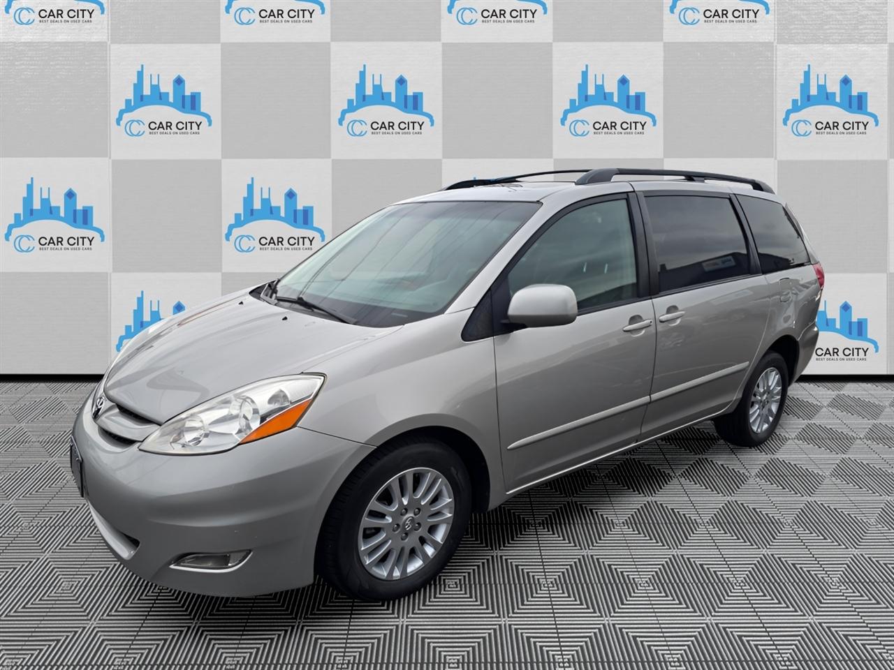 Toyota Sienna XLE FWD 2009