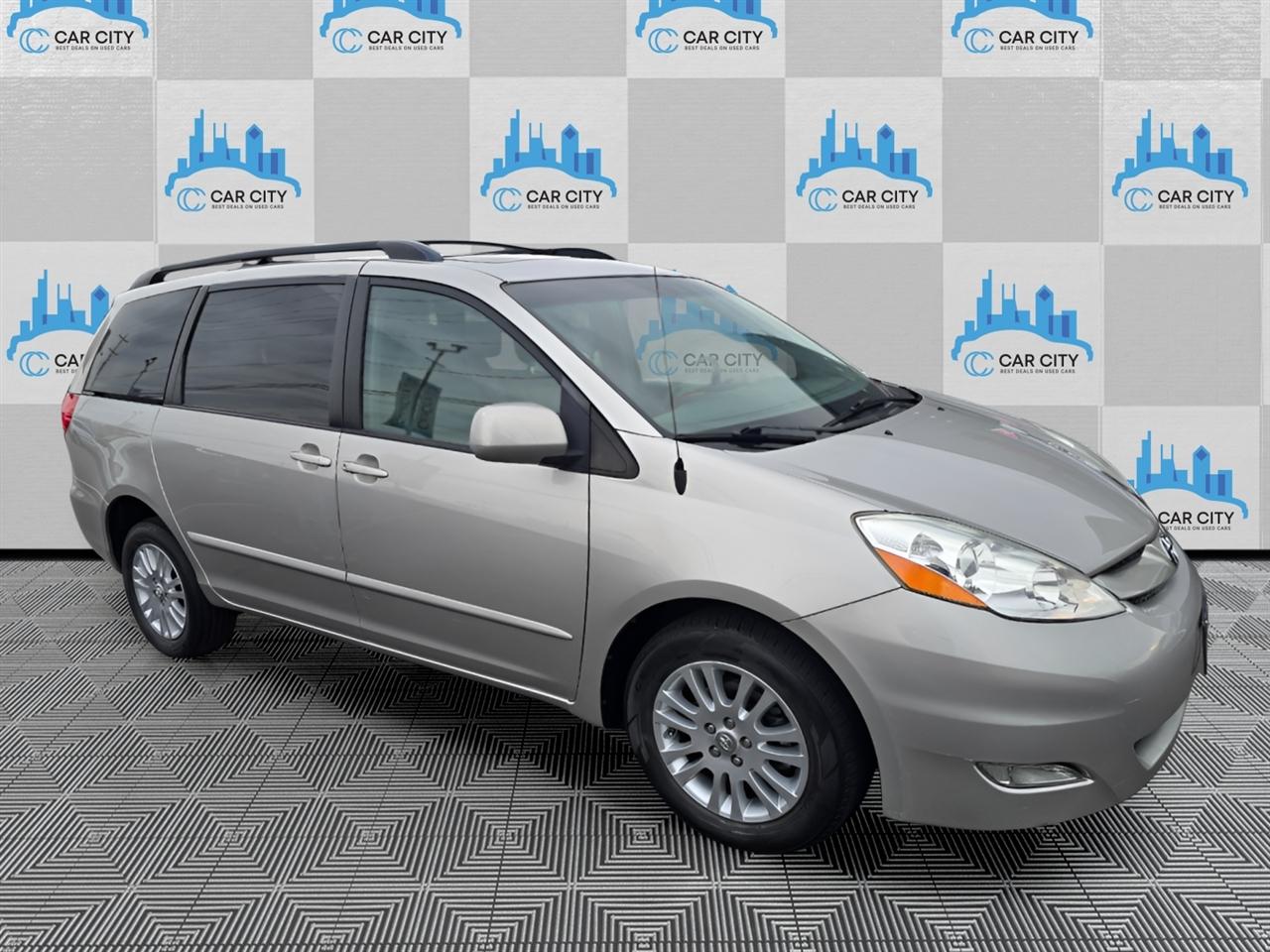 Toyota Sienna XLE FWD 2009