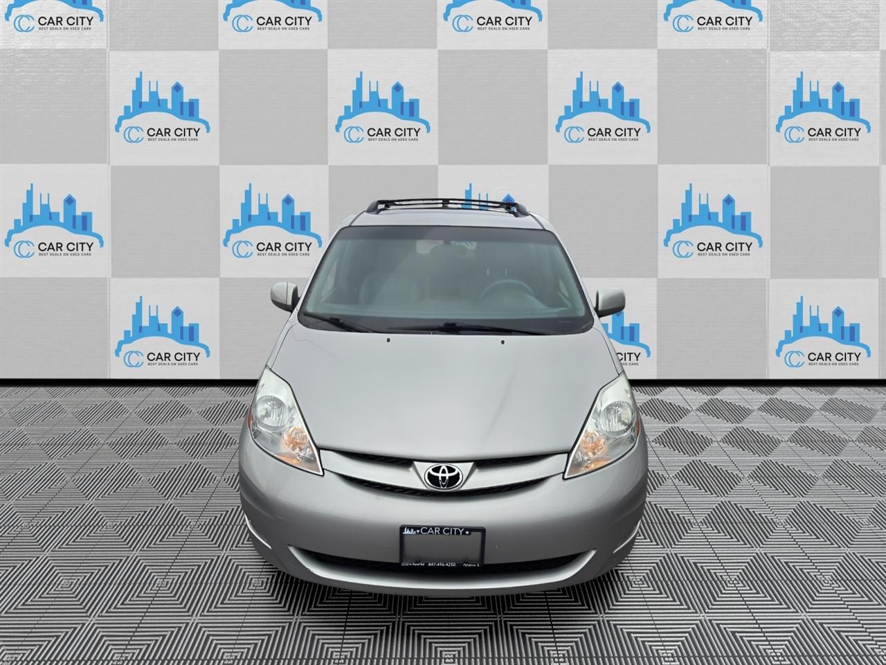 Toyota Sienna XLE FWD 2009