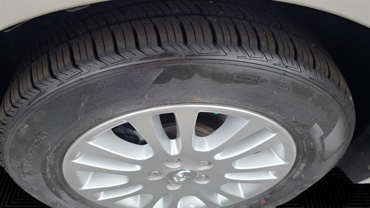 Toyota Sienna XLE FWD 2009